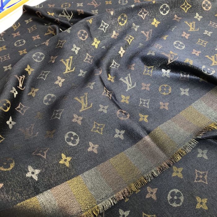 Louis Vuitton Scarf LV00130